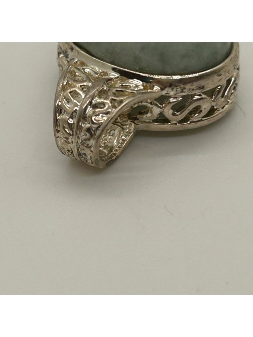 Vintage Green Agate Pendant Silver-Tone Oval Filigree Bezel Cabochon Stone - Picture 10 of 10